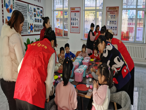 黑龙江省牡丹江市阳明区前进街道恒丰社区 关工小组开展“粘土创艺 指尖童趣”主题活动