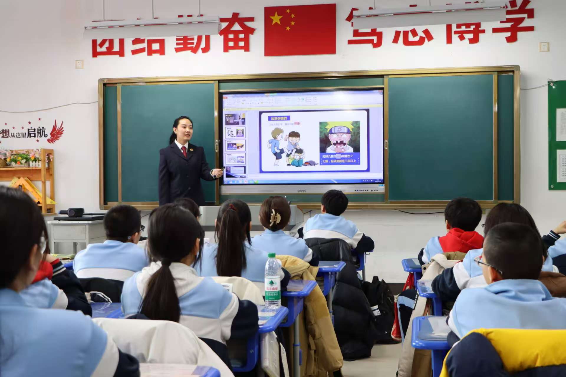 大庆市让胡路区检察院与关工委联合开展“小油苗·法治进校园”活动