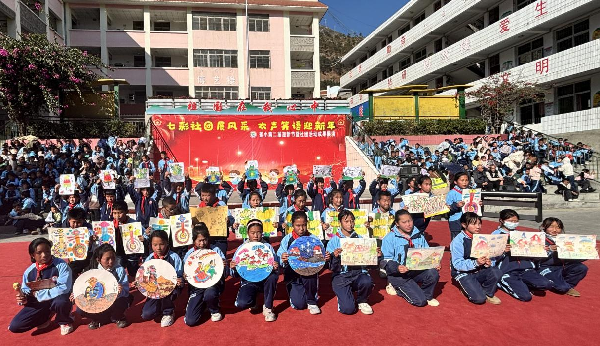 七彩社团展风采 欢声笑语迎新年