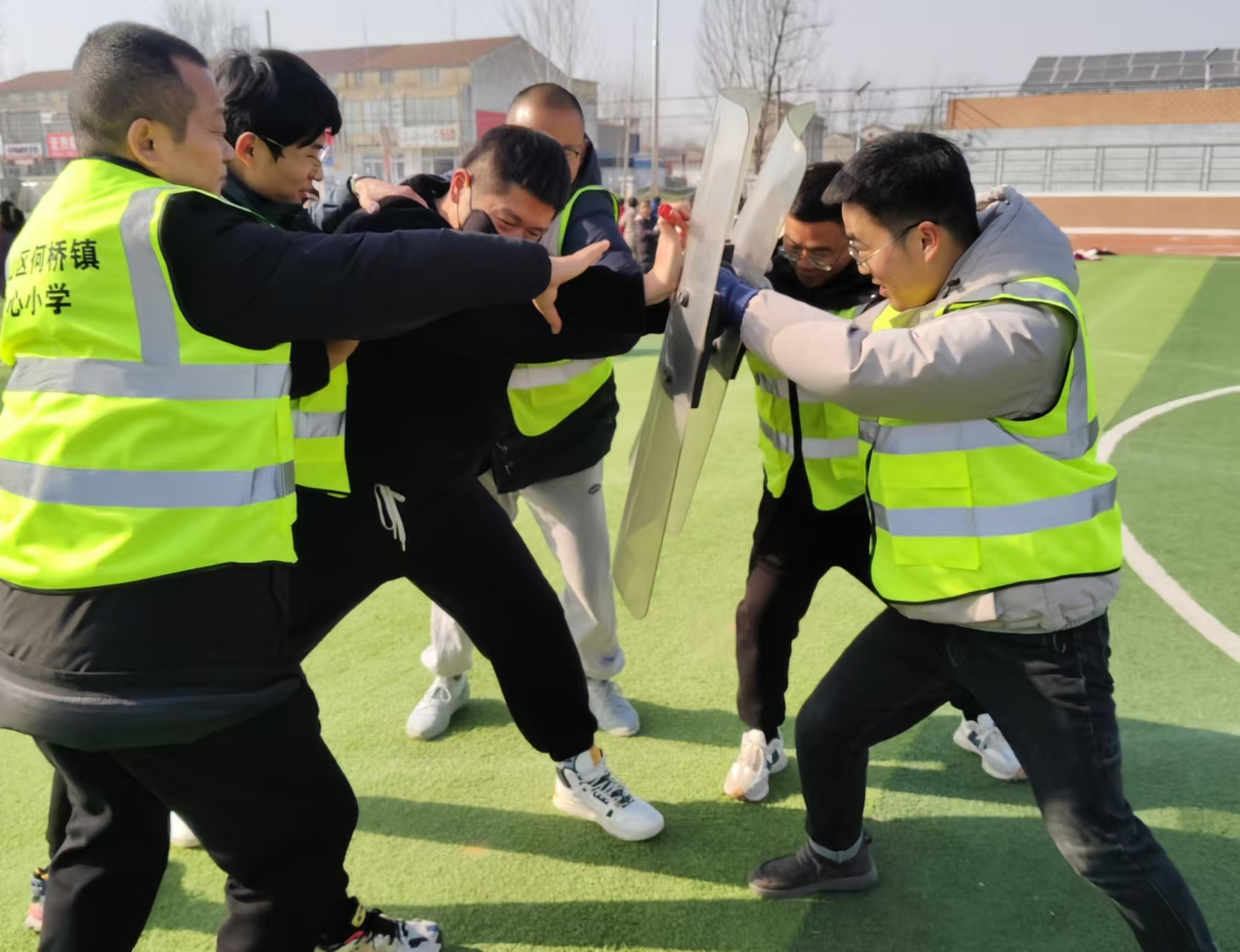 共筑反恐防线   守护校园安全——江苏省徐州市铜山区何桥镇中心小学（金寨路小区）关工委