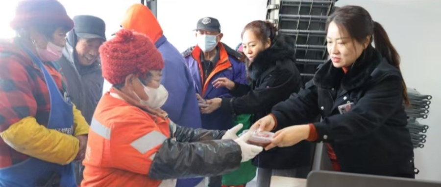 一碗有“温度”的八宝粥 ——江苏省徐州市铜山区郑集镇关工委联手新时代文明实践所、骏驰驾校开展“迎腊八送温暖”活动