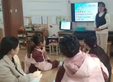 江苏省徐州市铜山区汉王镇刘庄幼儿园关工委举行教师读书分享活动