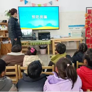 防拐防骗 为爱护航——江苏省徐州市铜山区茅村镇龙庄幼儿园防拐骗安全演练
