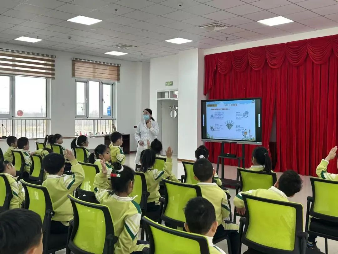 河北省沧州市青县妇幼保健院联合青县第三实验幼儿园关工委举办健康开学第一课活动