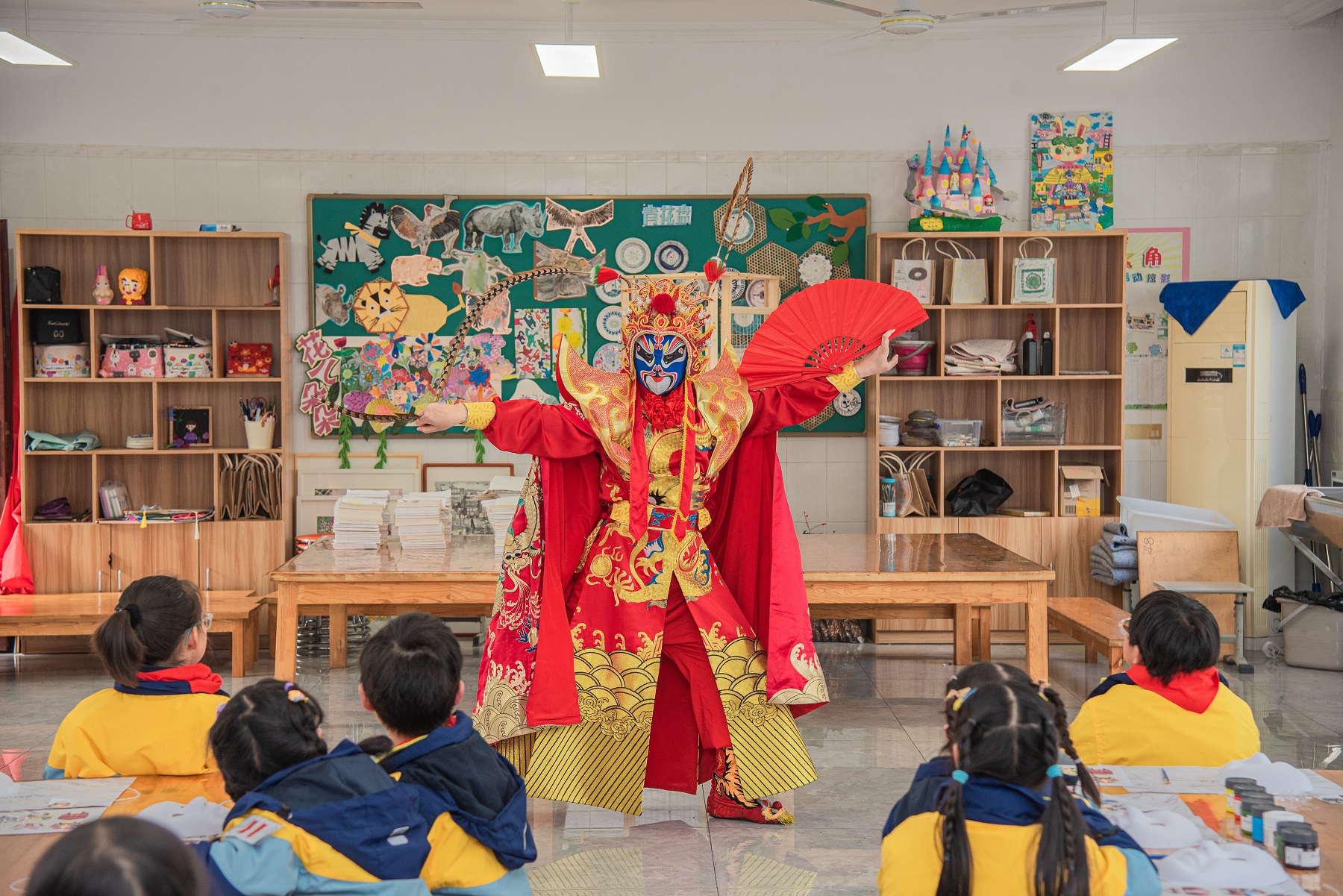 江苏省无锡市惠山区玉祁街道芙蓉村关工委开展“遇见非遗文化 国粹浸润童心”主题活动