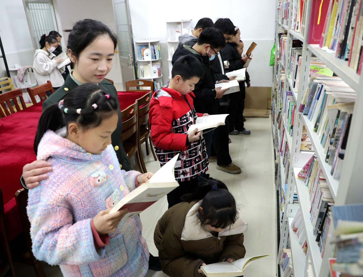 宜兴市杨巷镇新芳村关工委与新芳小学联合举办党建联盟读书分享活动