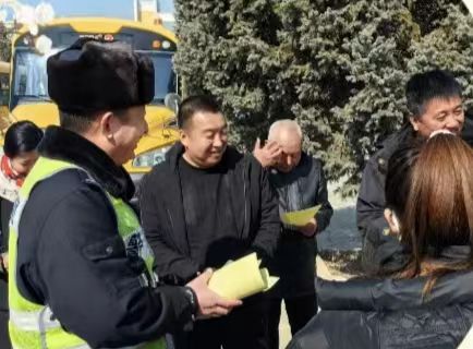 文明出行,安全你我他——内蒙古自治区赤峰市翁牛特旗桥头中学关工委多举措保障交通安全