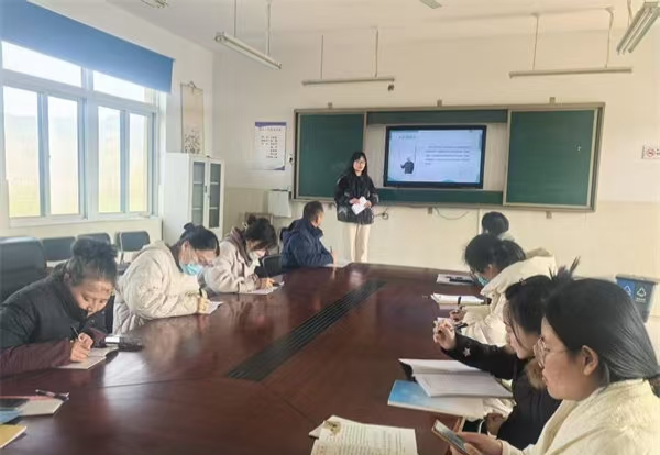 书香致远，探索教学之道——江苏省徐州市铜山区汉王镇西沿小学关工委开展教师读书分享活动