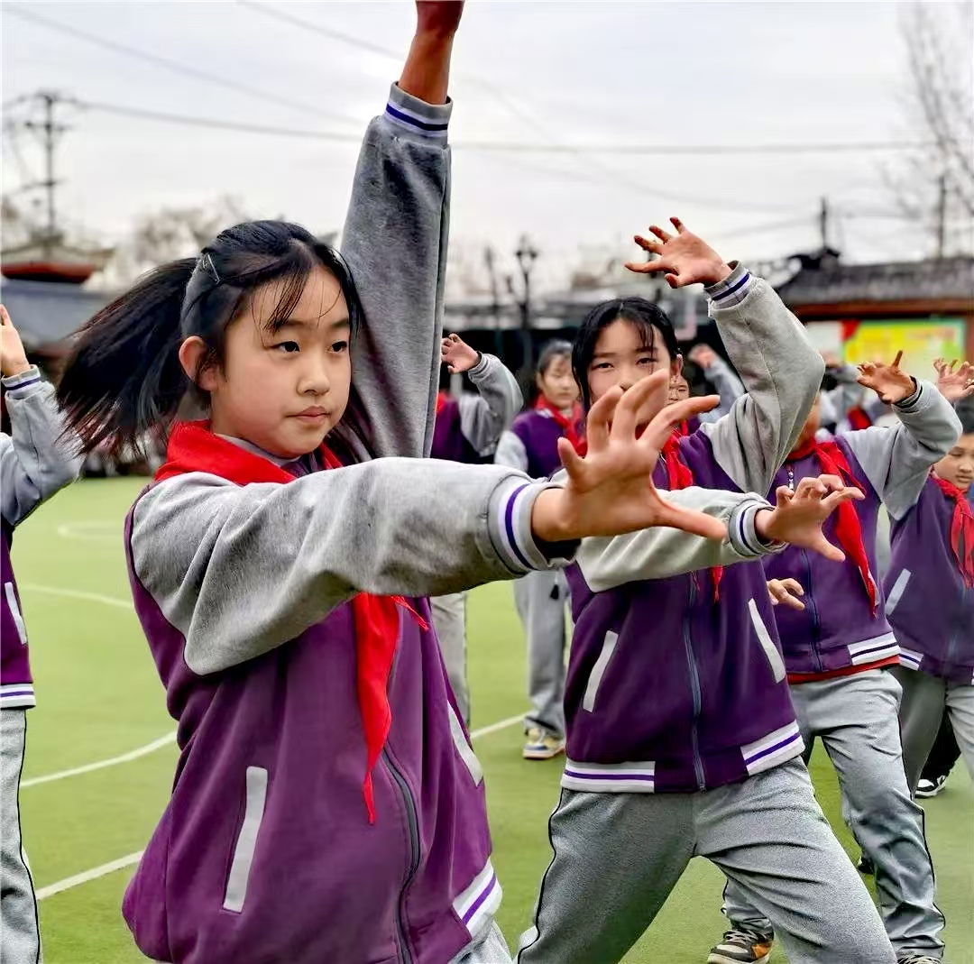 青春风采，律动校园 ——江苏省徐州市铜山区茅村实验小学关工委开展广播操、武术操比赛
