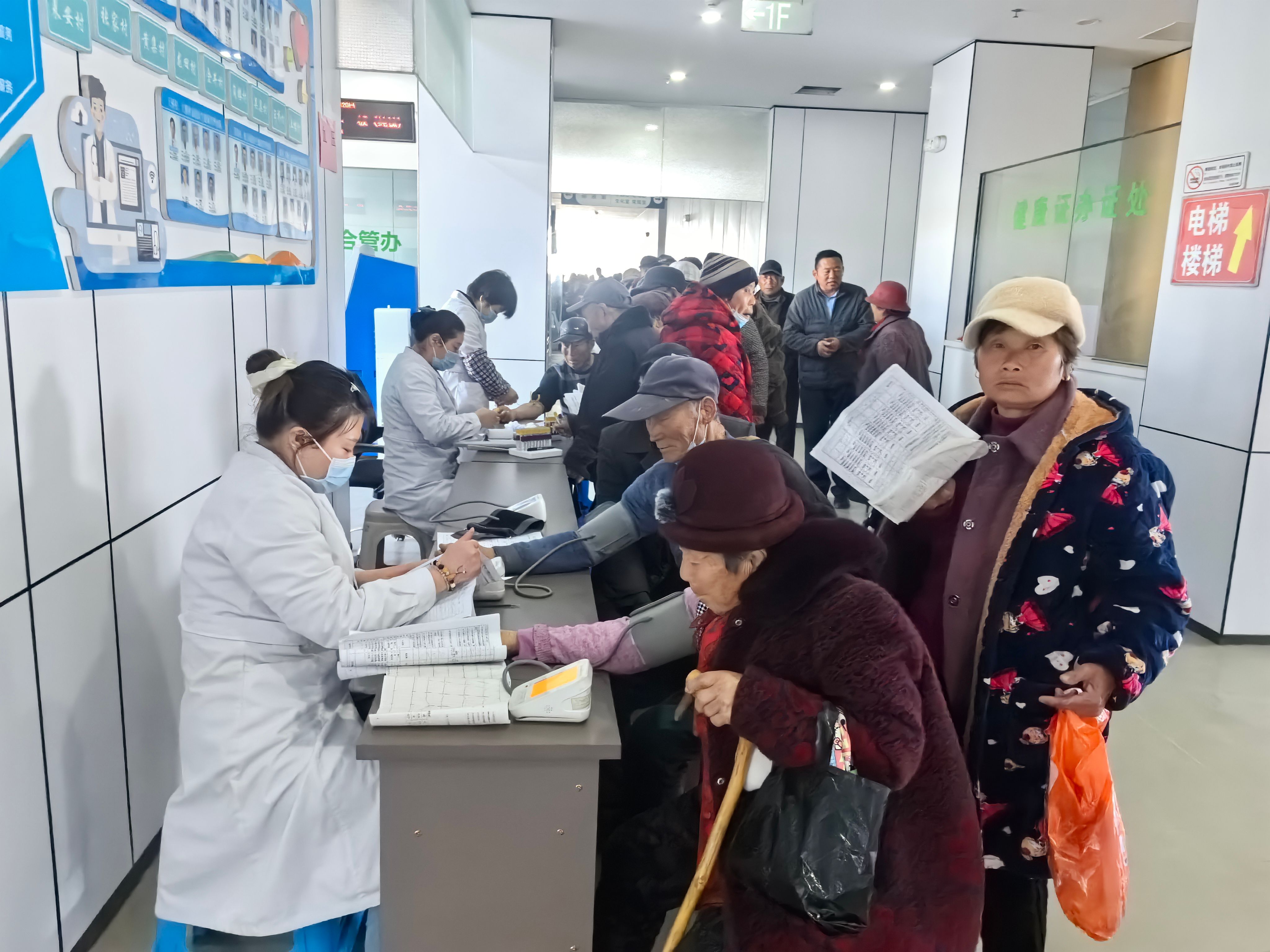 徐州经开区徐庄镇吴集村关工委联合卫生院开展爱心义诊活动