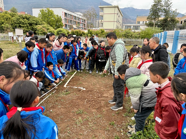携手缩小早期预警差距——四川省凉山州宁南县气象局关工委开展“世界气象日”系列宣传活动