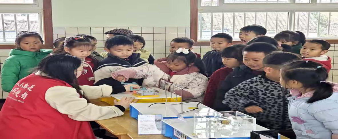 四川省乐山市峨眉山市符溪镇关工委开展科普知识进幼儿园活动