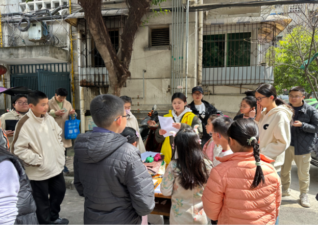 四川省成都市金牛区育苗路社区关工委开展“学雷锋，树新风，环保在行动”志愿服务活动