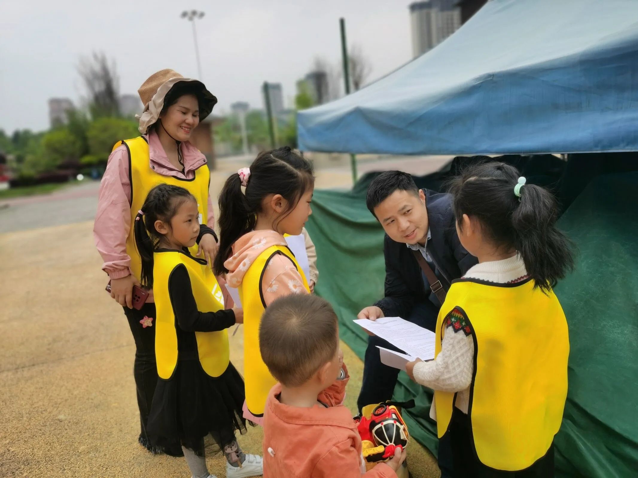 读万卷书  行福美路 ——贵州省福泉市第四幼儿园关工委组织开展践行学风活动