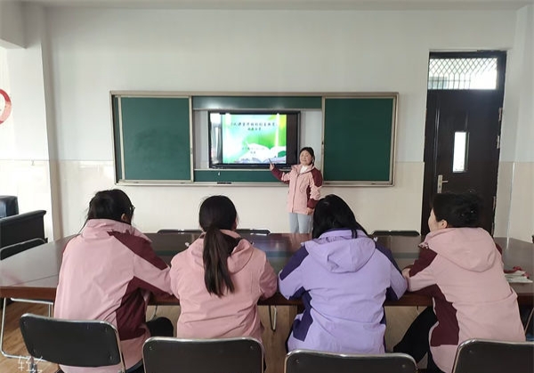 心阅宁静，书香致远——江苏省徐州市铜山区汉王镇刘庄幼儿园关工委开展教师读书分享活动