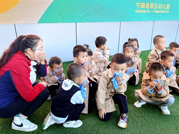 护林长抓不懈，防火警钟长鸣——四川省凉山州宁南县第五幼儿园关工委开展森林草原防灭火警示教育活动