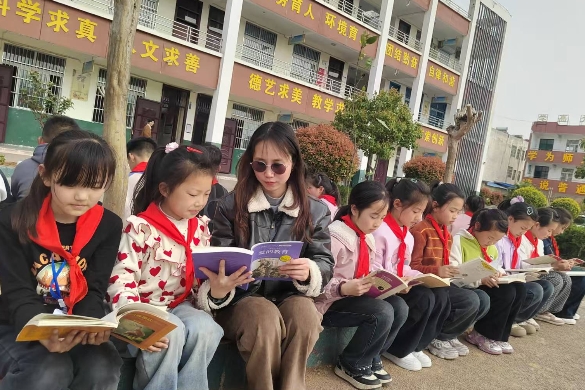 安徽省阜阳市阜南县于集乡北京律师希望小学关工委开展“阅读伴我成长〞主题读书活动