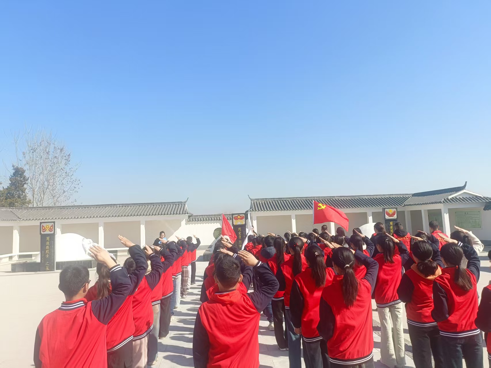 江苏省徐州市经开区徐庄镇黄集村关工委联合小学开展“缅怀英烈志 赓续红色魂”主题活动