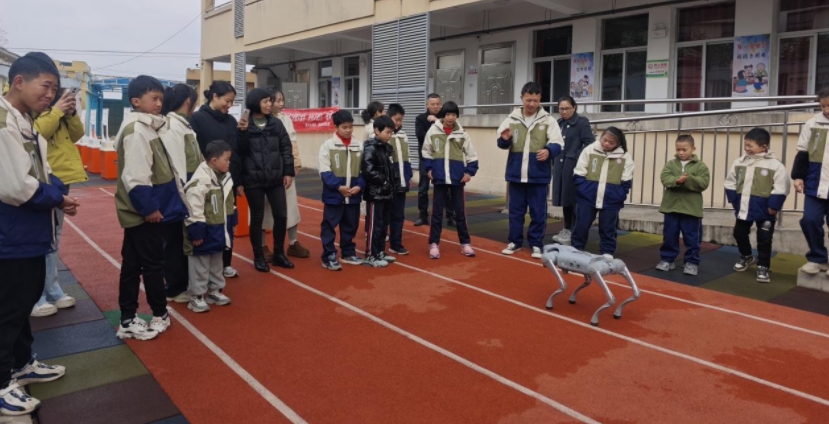 抚州市科协联合崇仁县科协关工委走进特殊教育学校开展科普活动