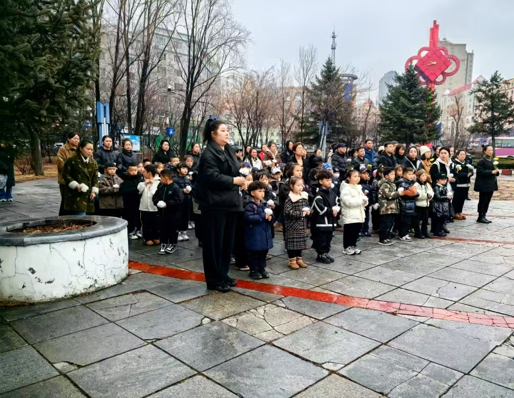 黑龙江省牡丹江市绥芬河市友谊社区关工委开展“春风寄哀思，童心念丽娅”缅怀先烈活动