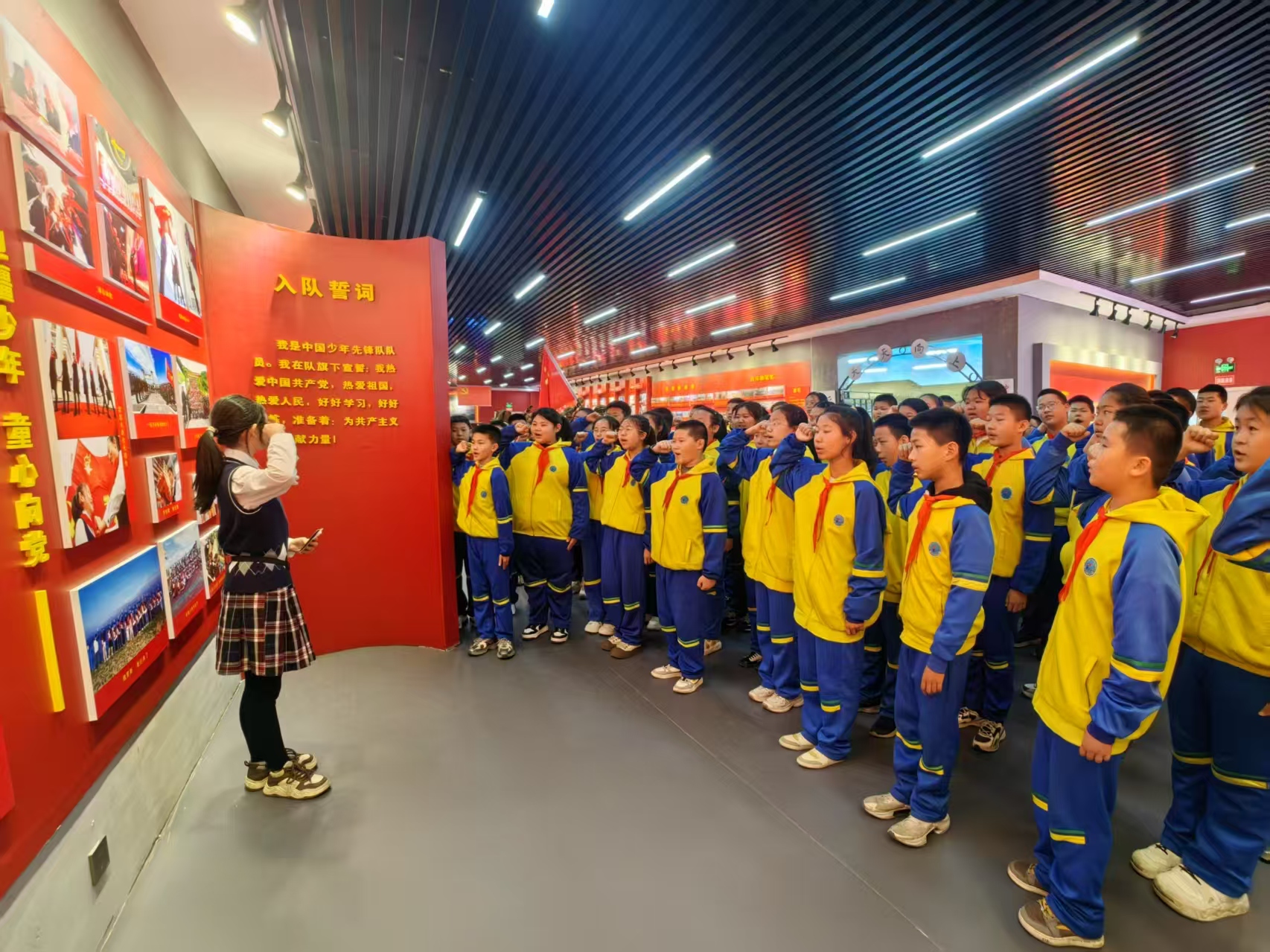 黑龙江省牡丹江市绥芬河市第二小学关工委开展“师生同游思政一体化教育基地，点亮红色追光之旅”主题活动
