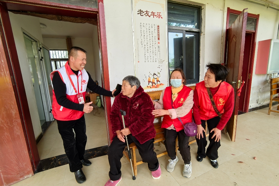 安徽省阜阳市阜南县于集乡关工委联合开展“行举手之善，暖老人之心”主题活动