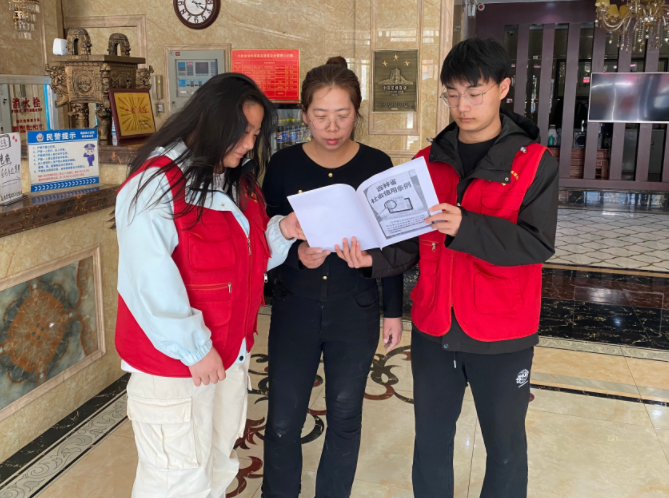 吉林省白城市镇赉县关工委开展“阅读诚信条例·倡导诚信经营”法治主题活动