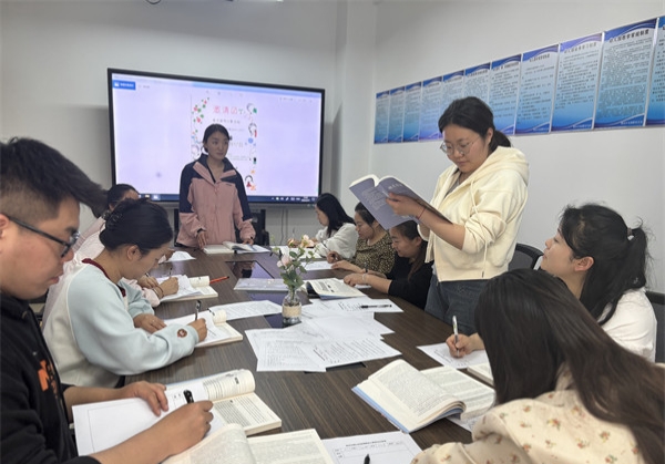 桃李春风乐享阅读——江苏省徐州市铜山区泉润路幼儿园关工委开展教师读书分享活动