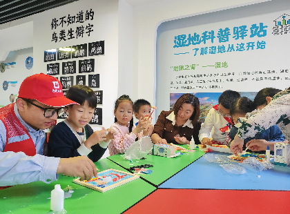 安徽省合肥市包河区义城街道迎淮社区关工委开展童享课堂·五谷绘五一”迎五一活动