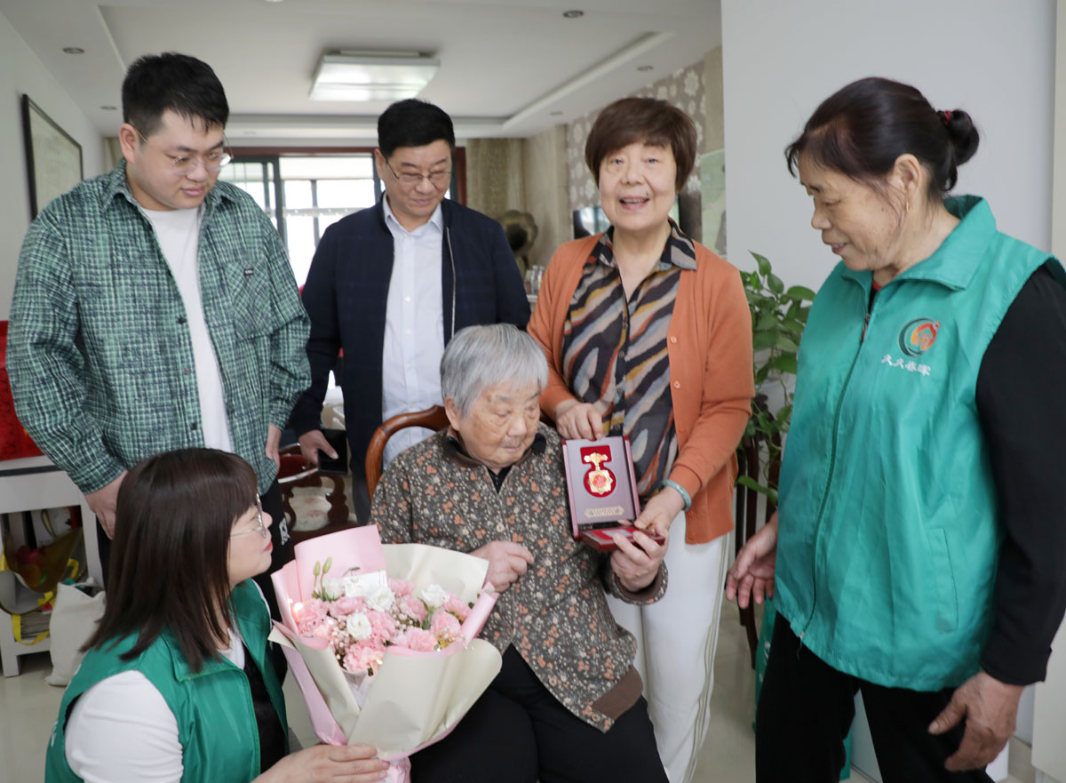情暖军属忆峥嵘  致敬淮海战役老兵