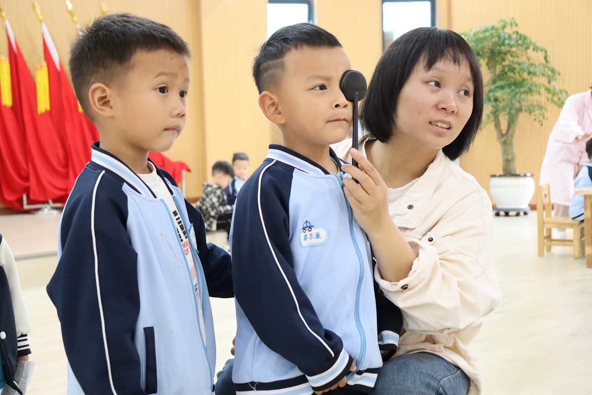 体检护航 健康成长——贵州省福泉市第三幼儿园关工委开展幼儿健康检查