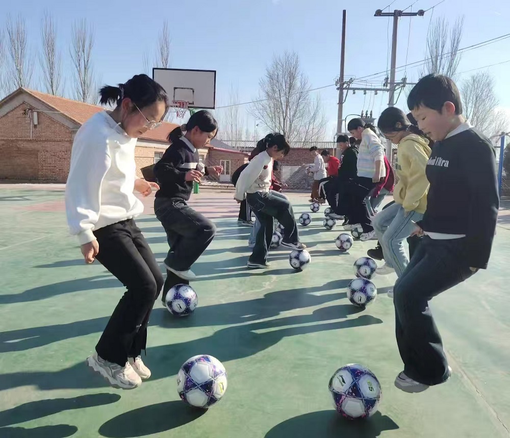 “阳光体育2小时”，健康伴我行——内蒙古自治区赤峰市翁牛特旗白音套海中心小学课间活动丰富多彩