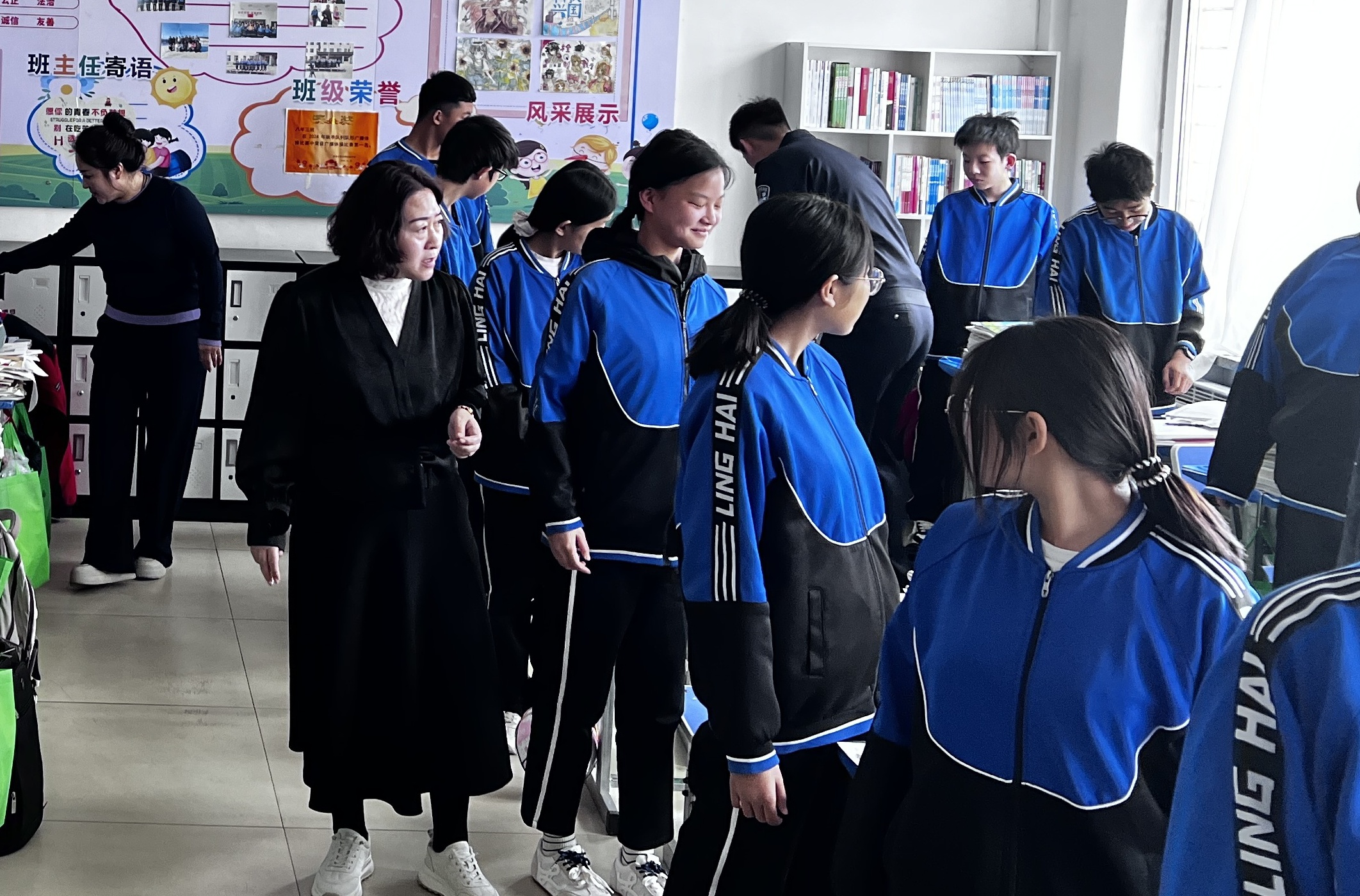 辽宁省锦州市凌海市双羊镇初级中学关工委协同警方开展管制刀具专项排查行动