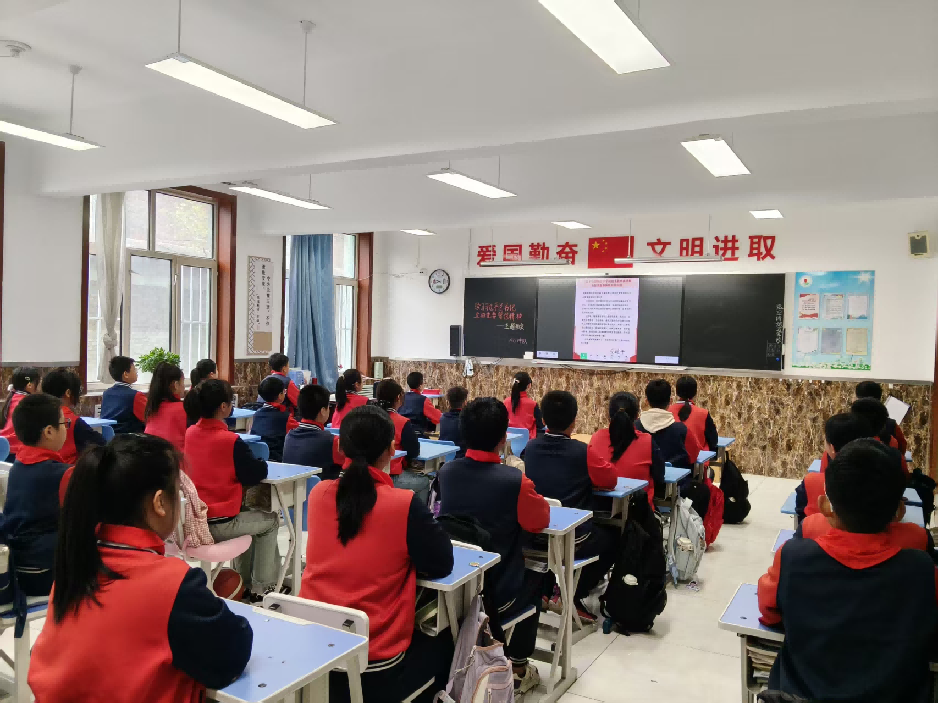 黑龙江省宁安市实验小学关工委组织学习习近平总书记五四重要贺信精神