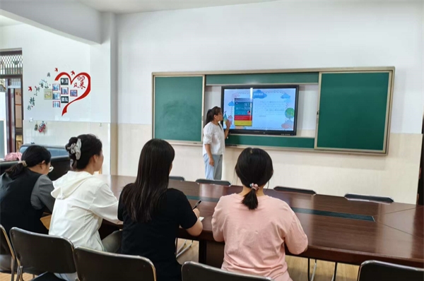书山有路勤为径，教海无涯苦作舟——江苏省徐州市铜山区汉王镇刘庄幼儿园关工委开展教师读书分享活动