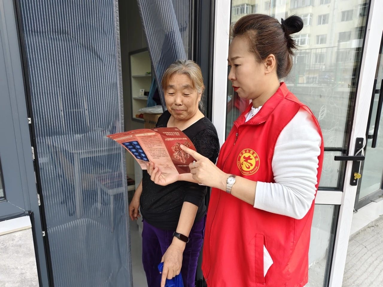 黑龙江省牡丹江市绥芬河市绥芬河镇新华社区关工委开展“筑牢安全防线，共建平安家园”主题宣传活动