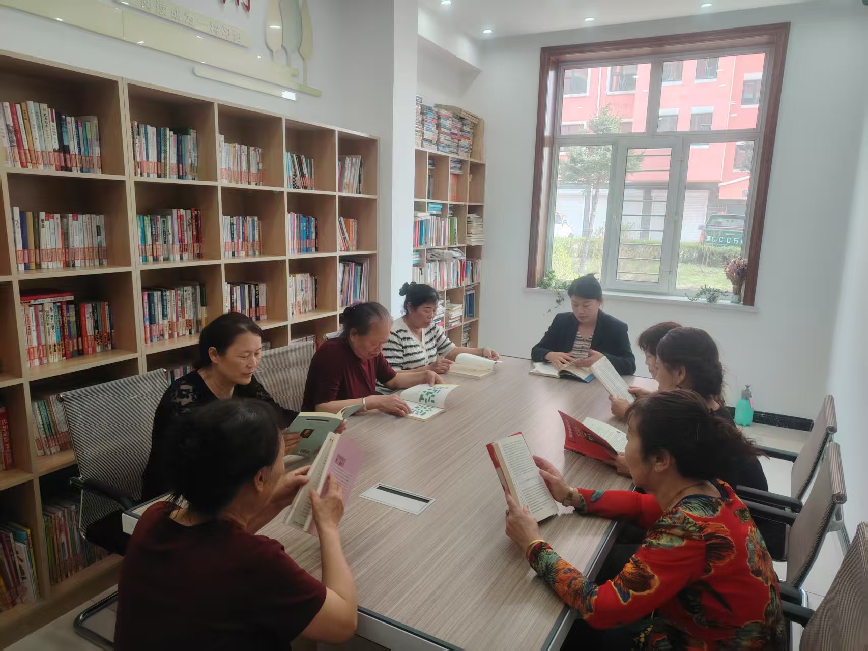 黑龙江省牡丹江市绥芬河市绥芬河镇铁西社区关工委开展“书香沁润社区 阅读点亮生活”全民阅读活动