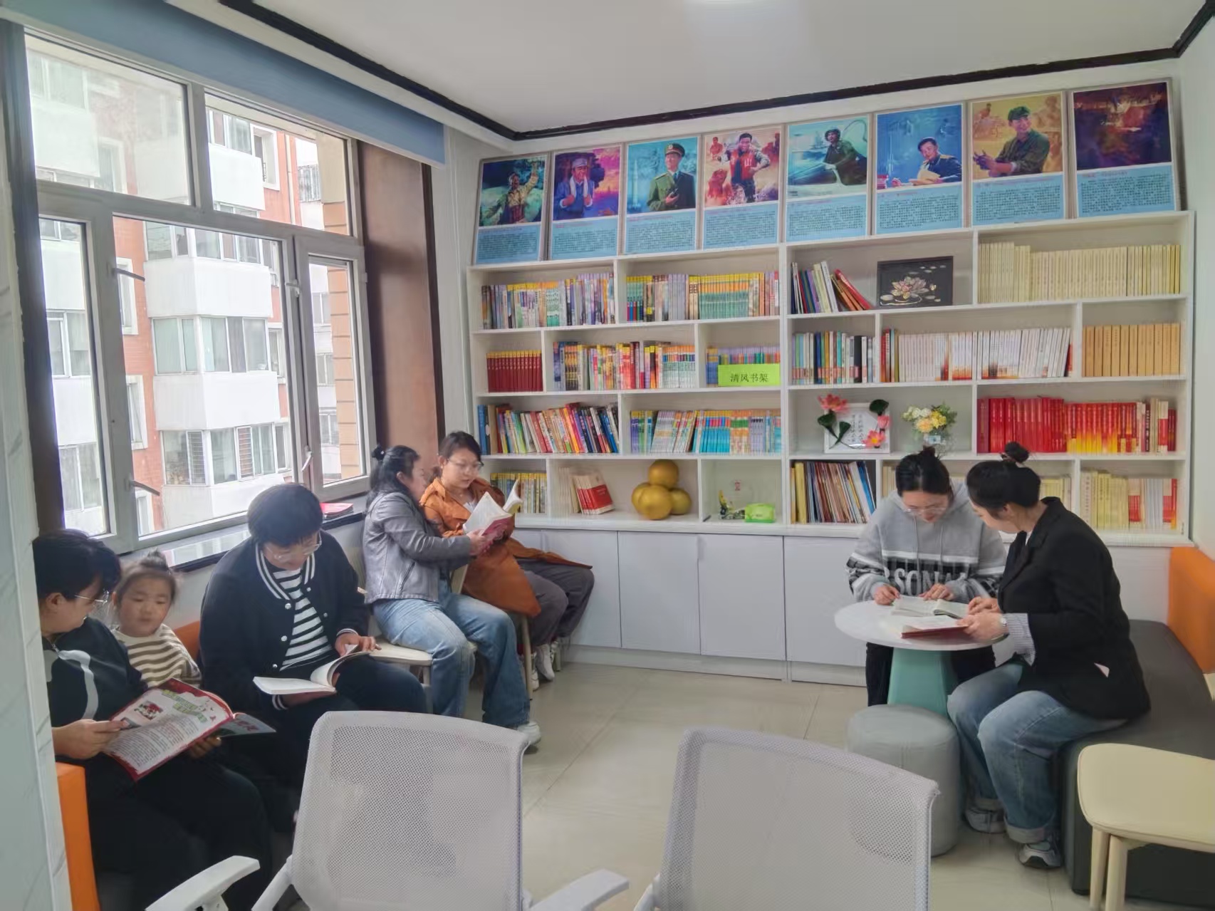 黑龙江省牡丹江市绥芬河市绥芬河镇永安社区关工委开展“书香润心田，阅读共成长”全民阅读宣传活动