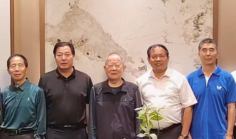 江苏省丹阳市关工委：走访最美“五老”弘扬劳模精神