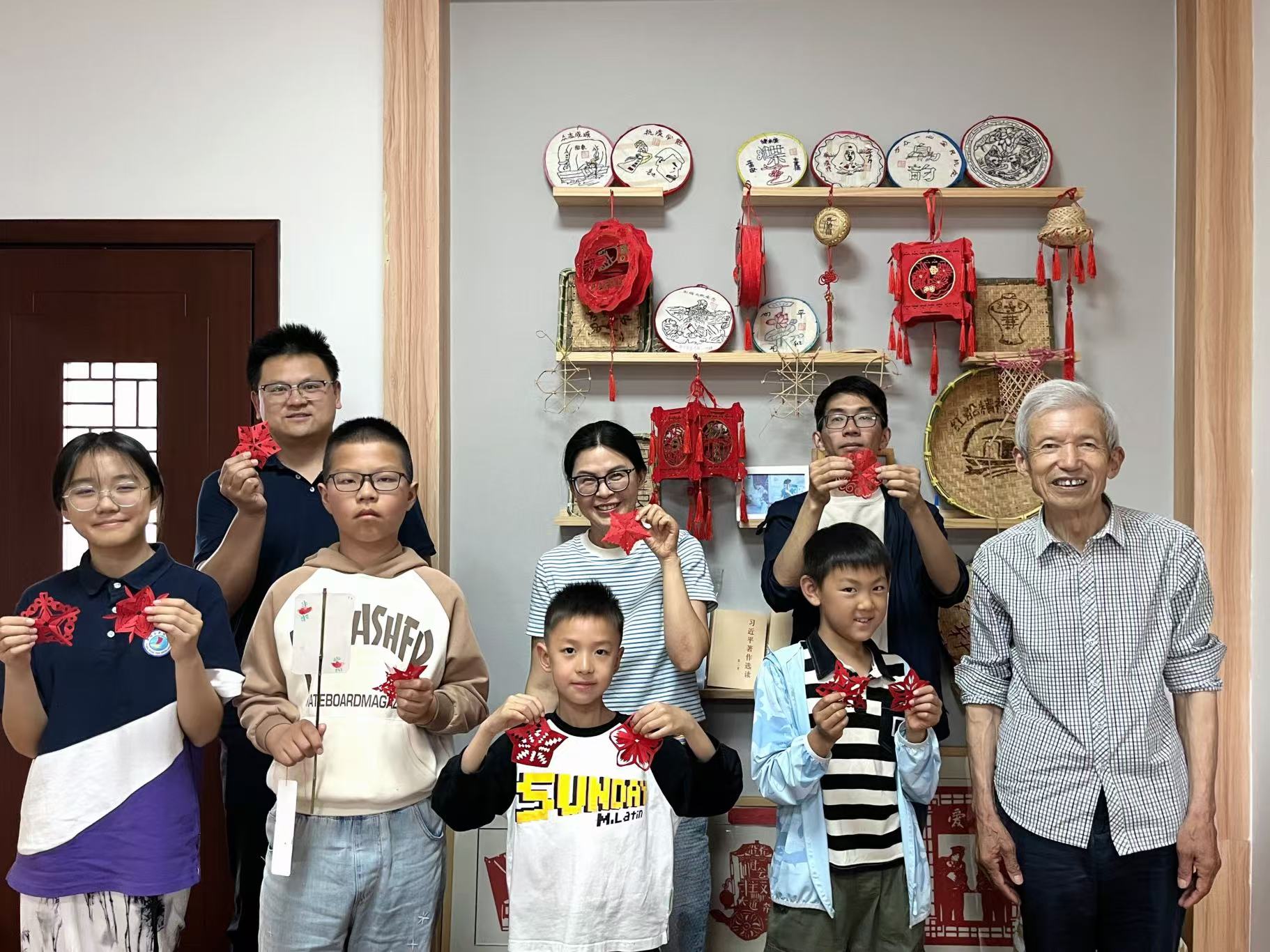 浙江省平湖市新埭镇鱼圻塘村于照法工作室举办“春泥计划”非遗传承体验活动
