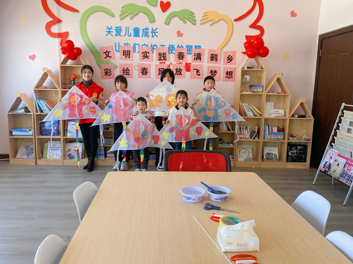 江苏省盐城市射阳县兴桥镇跃中村关工委与新时代文明实践站共同举办“劳动记忆，时光胶囊”活动