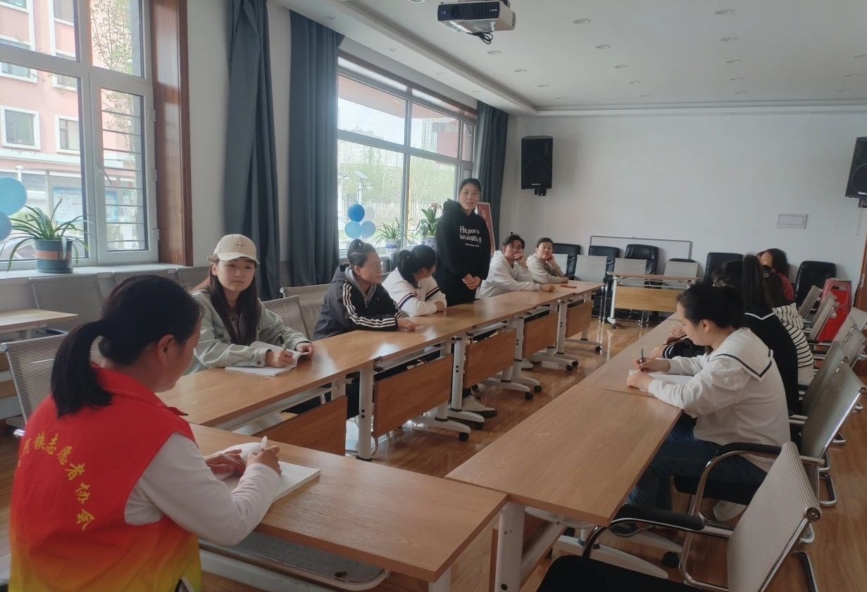 黑龙江省牡丹江市绥芬河市绥芬河镇铁西社区关工委开展“扫黄打非护家园 社区共筑新风尚”宣讲活动
