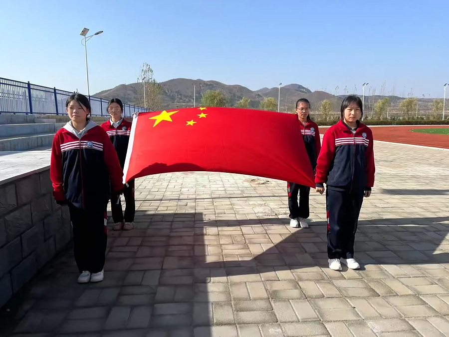 内蒙古赤峰市敖汉旗四家子初级中学关工委开展“民族法治宣传周”活动