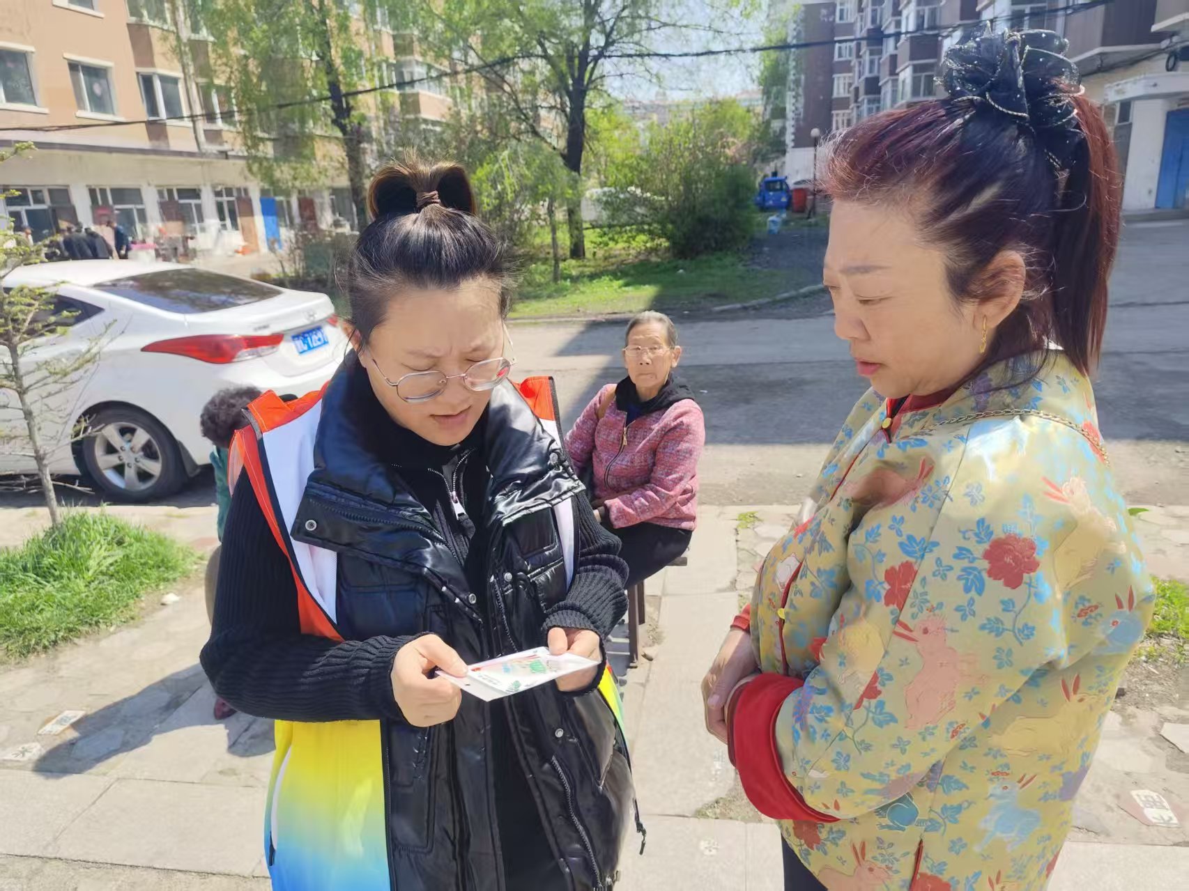 黑龙江省牡丹江市绥芬河市绥芬河镇铁西社区关工委开展以“扫黄打非正当时 文明社区携手筑”为主题的宣传活动