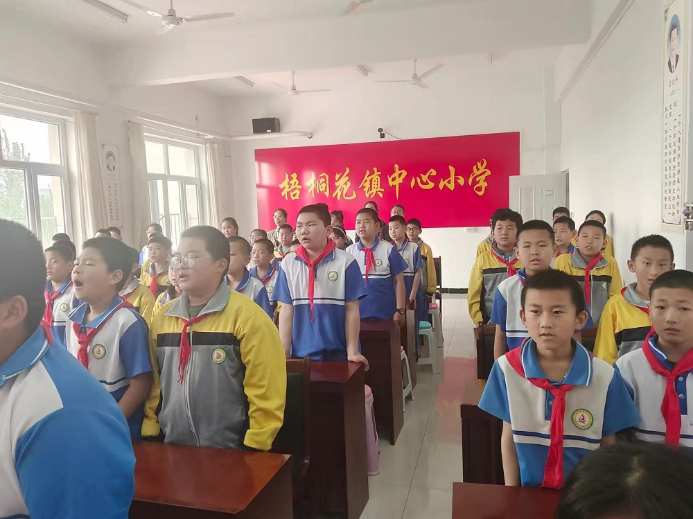 薪火相传映初心 红色基因润童心——内蒙古自治区赤峰市翁牛特旗梧桐花镇中心小学关工委开展“党员讲党史”活动