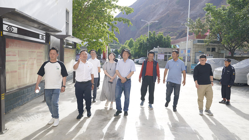 四川省凉山州关工委常务副主任张家让赴木里县调研关心下一代工作