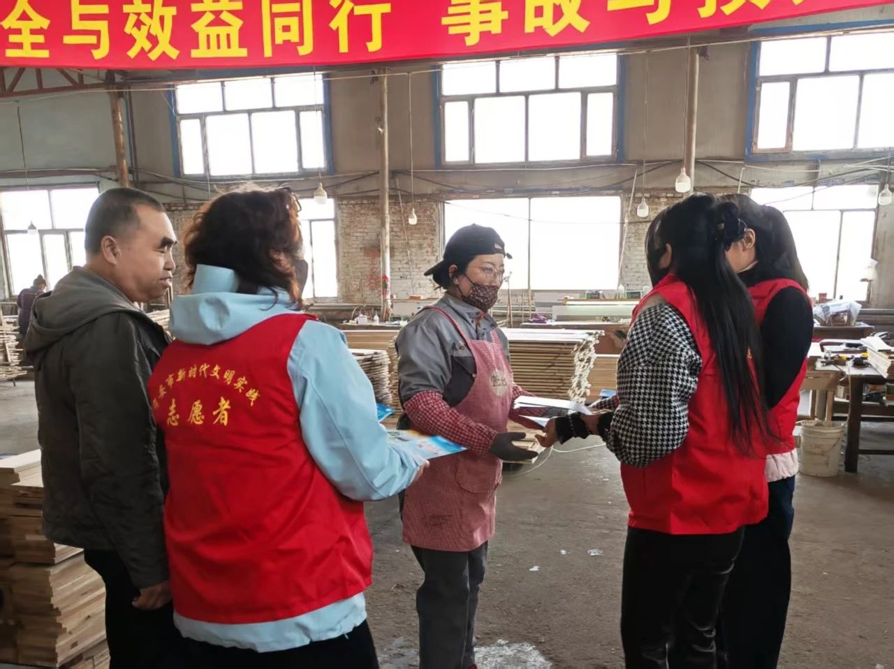 黑龙江省牡丹江市宁安市东京城镇关工委组织开展“全民反诈 你我同行”普法宣传活动