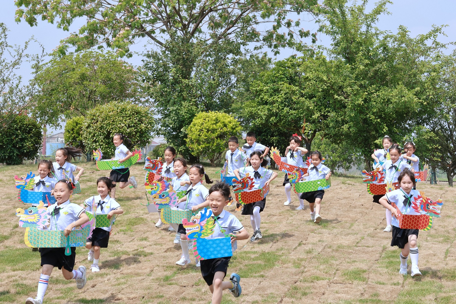 江苏省无锡市惠山区玉祁街道玉蓉村关工委：巧手齐编制龙舟 传统文化共传承