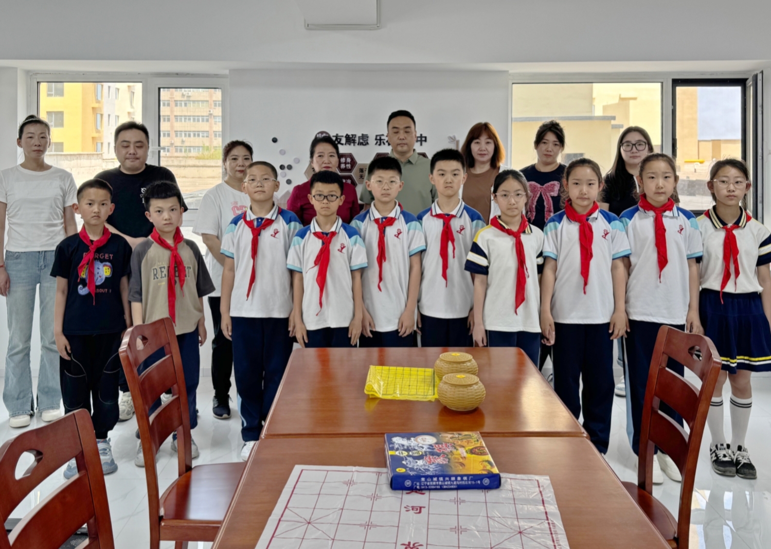 辽宁省抚顺市新抚区民主路社区关工委举办“棋聚童心  共育未来”棋艺活动迎六一
