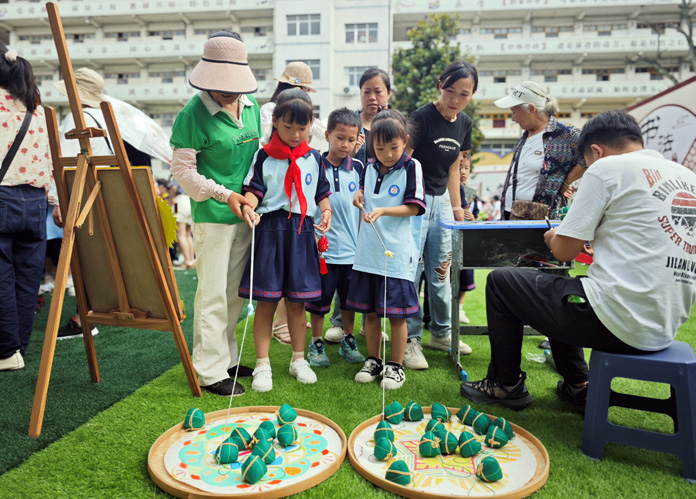 湖南省吉首市第三小学关工委：欢乐迎端午，趣味乐童心